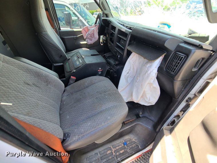 image for item DM4988 2016 Chevrolet Express G4500  ambulance