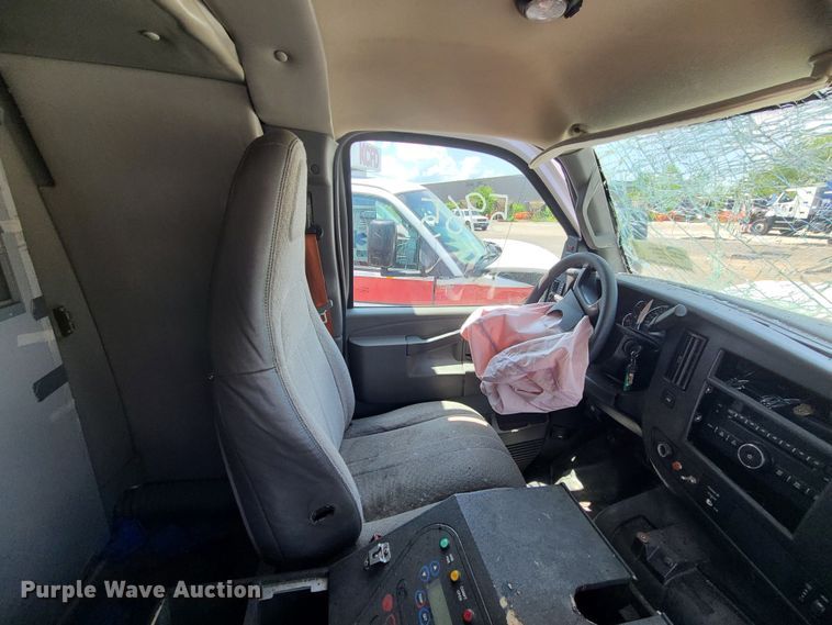 image for item DM4988 2016 Chevrolet Express G4500  ambulance