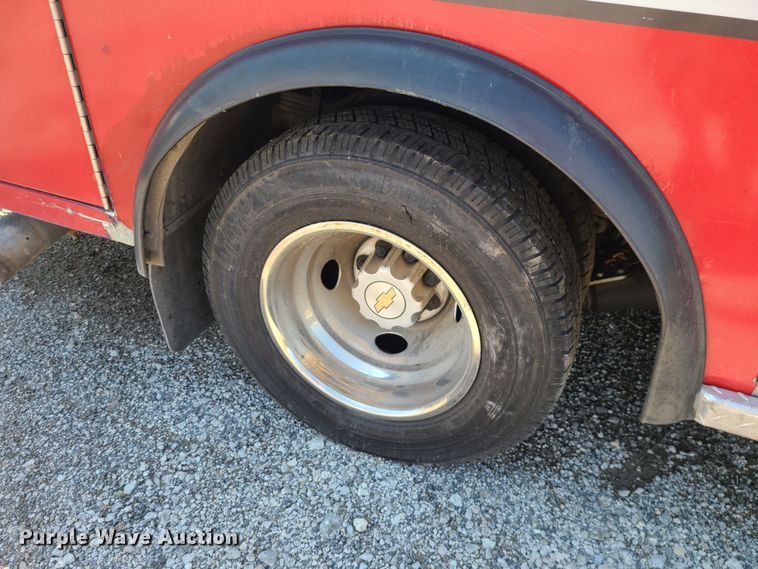 image for item DM4988 2016 Chevrolet Express G4500  ambulance