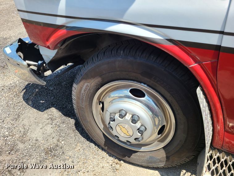 image for item DM4988 2016 Chevrolet Express G4500  ambulance