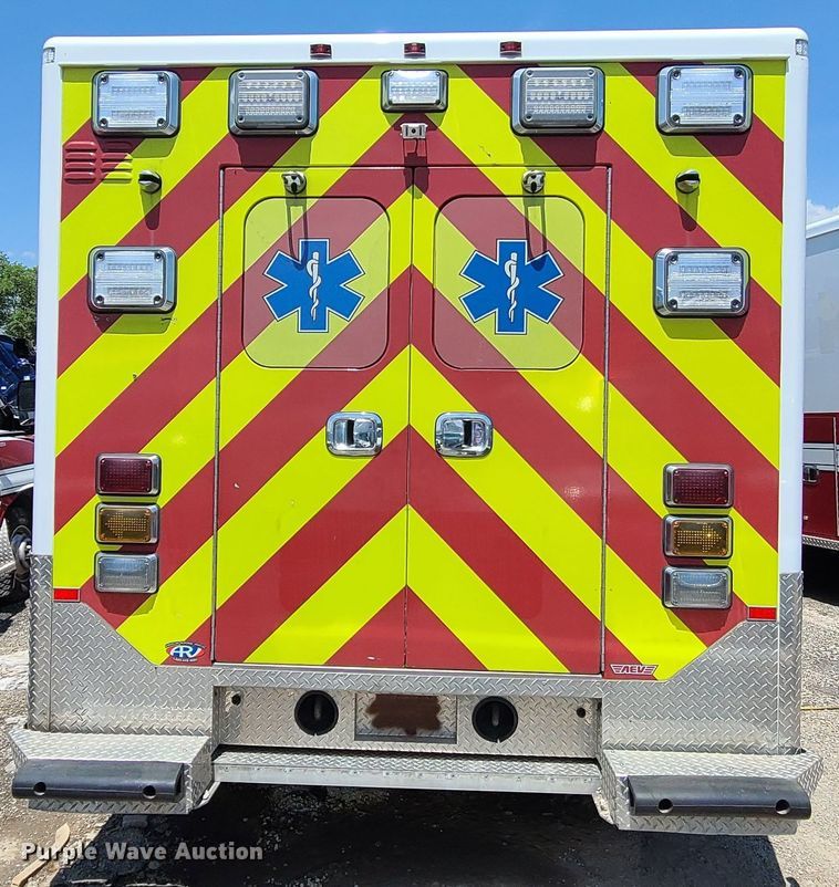 image for item DM4989 2016 Chevrolet Express G4500  ambulance