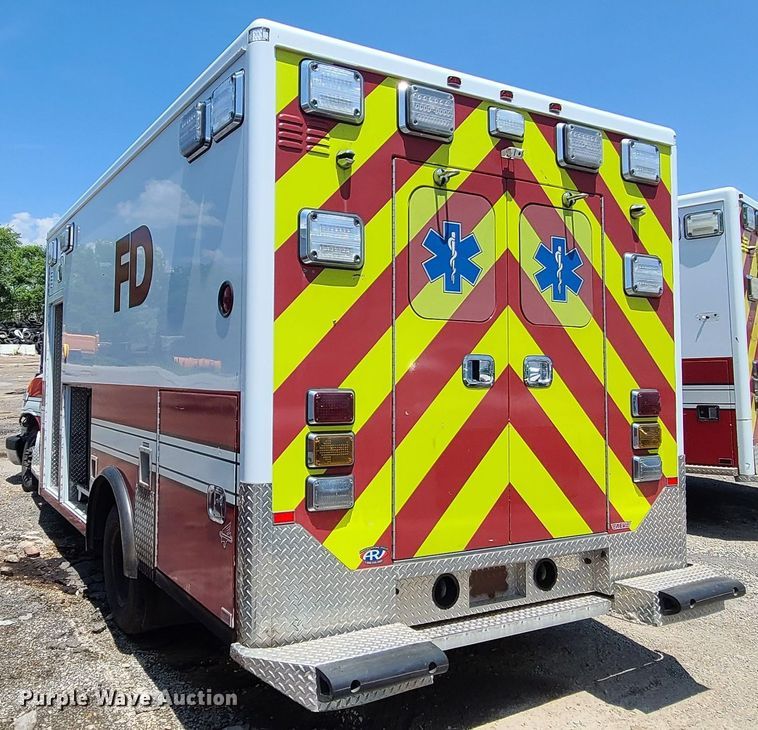image for item DM4989 2016 Chevrolet Express G4500  ambulance