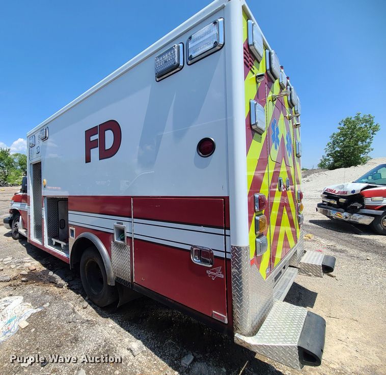 image for item DM4989 2016 Chevrolet Express G4500  ambulance