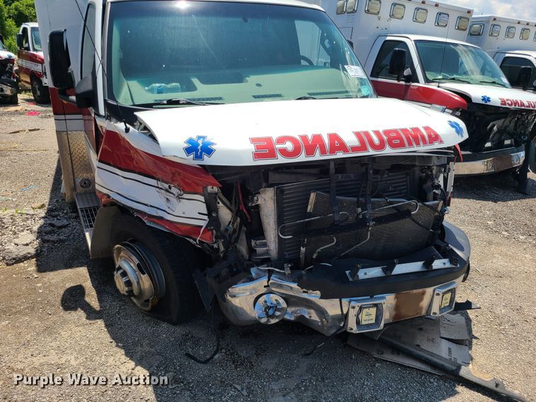 image for item DM4989 2016 Chevrolet Express G4500  ambulance