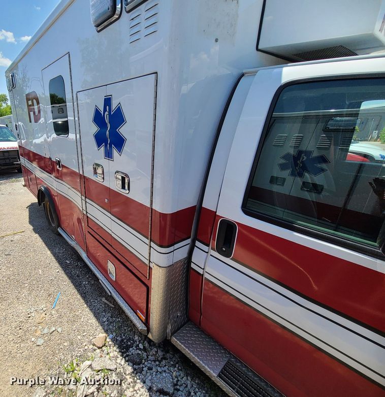 image for item DM4989 2016 Chevrolet Express G4500  ambulance