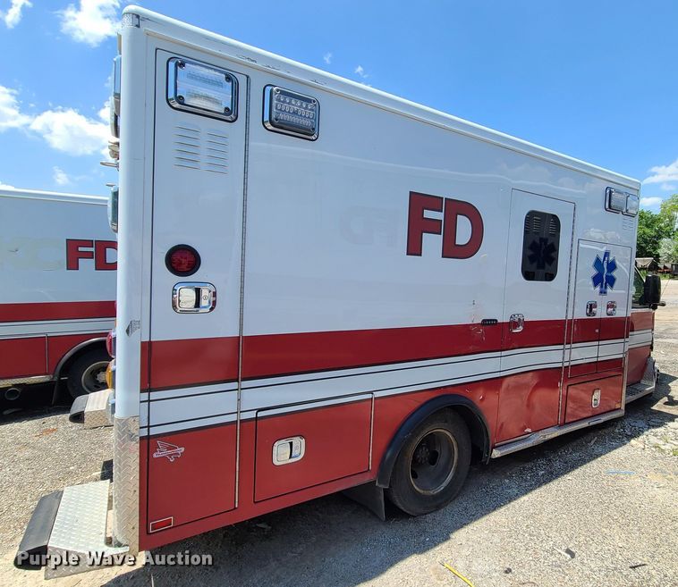 image for item DM4989 2016 Chevrolet Express G4500  ambulance