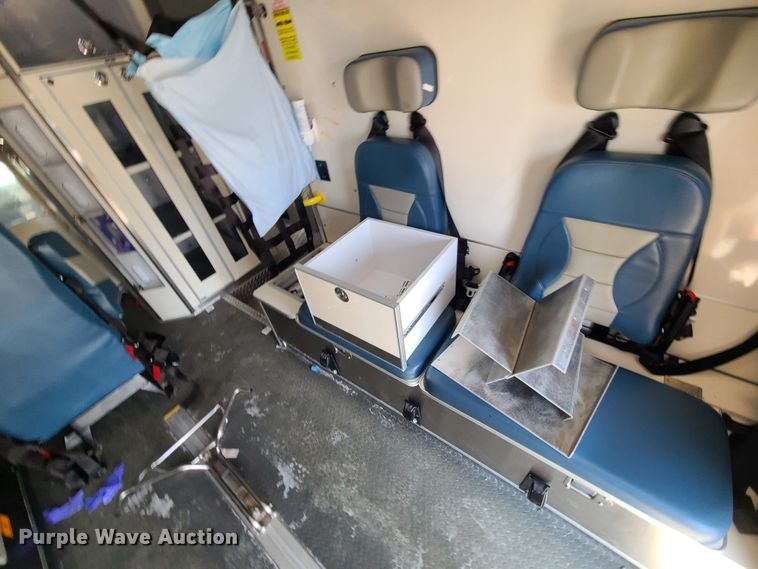 image for item DM4989 2016 Chevrolet Express G4500  ambulance