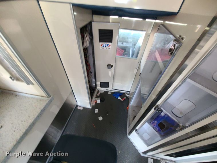 image for item DM4989 2016 Chevrolet Express G4500  ambulance