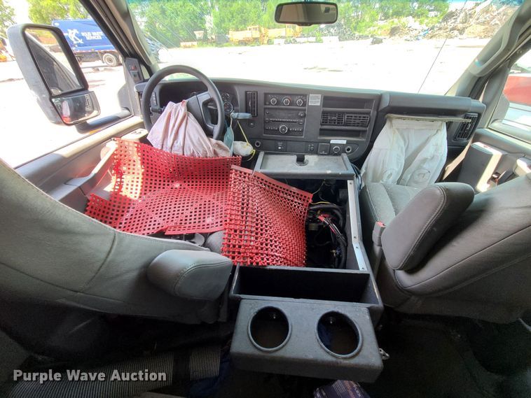 image for item DM4989 2016 Chevrolet Express G4500  ambulance