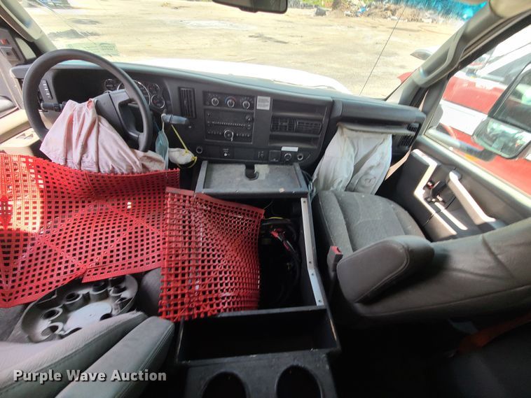 image for item DM4989 2016 Chevrolet Express G4500  ambulance