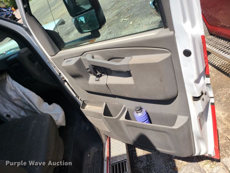 image for item DM4989 2016 Chevrolet Express G4500  ambulance