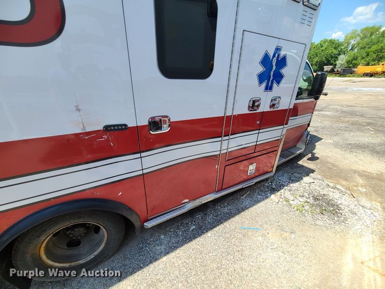 image for item DM4989 2016 Chevrolet Express G4500  ambulance