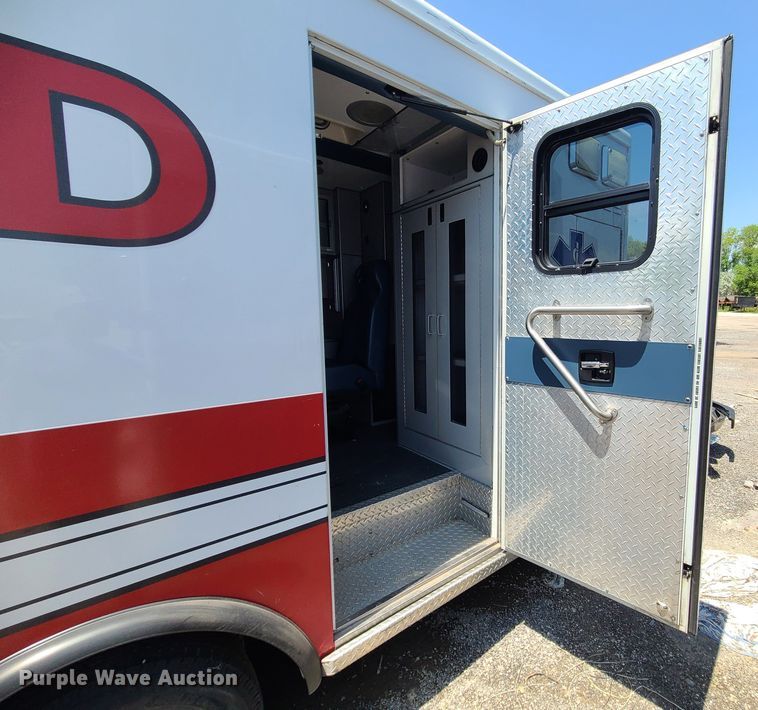image for item DM4990 2016 Chevrolet Express G4500  ambulance