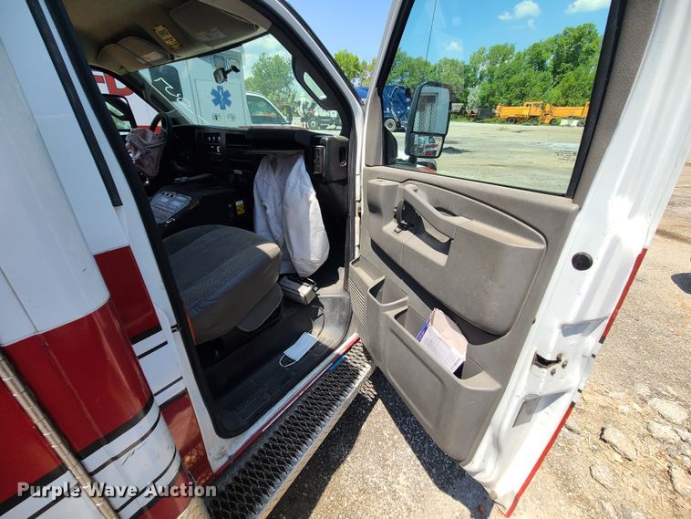 image for item DM4990 2016 Chevrolet Express G4500  ambulance
