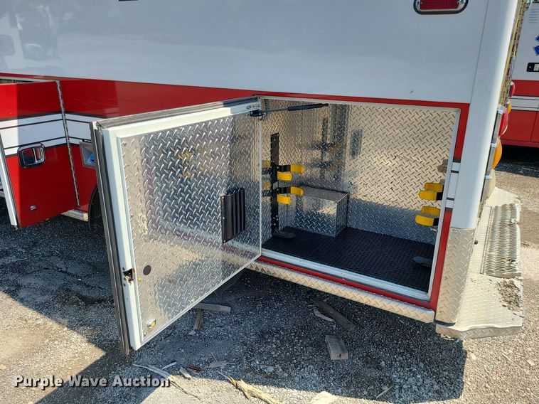 image for item DM4991 2014 Chevrolet Express G4500  ambulance