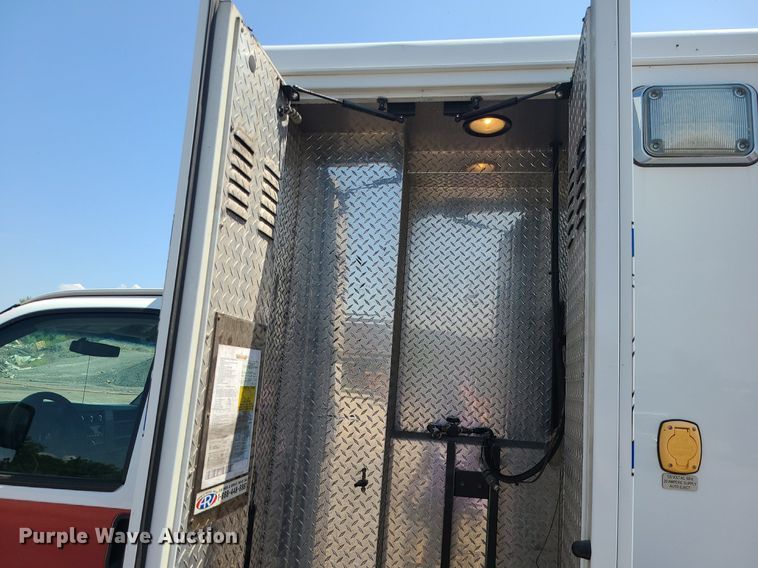 image for item DM4991 2014 Chevrolet Express G4500  ambulance