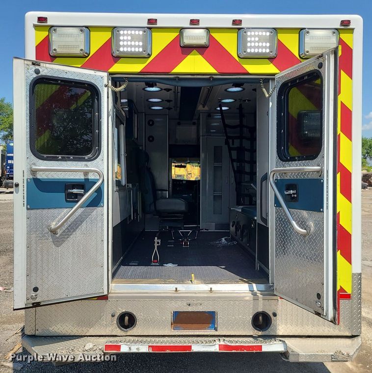 image for item DM4991 2014 Chevrolet Express G4500  ambulance