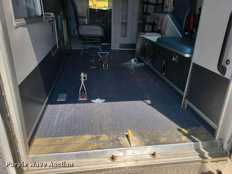 image for item DM4991 2014 Chevrolet Express G4500  ambulance