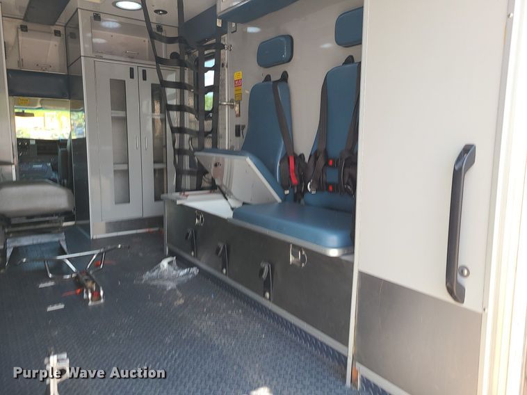 image for item DM4991 2014 Chevrolet Express G4500  ambulance