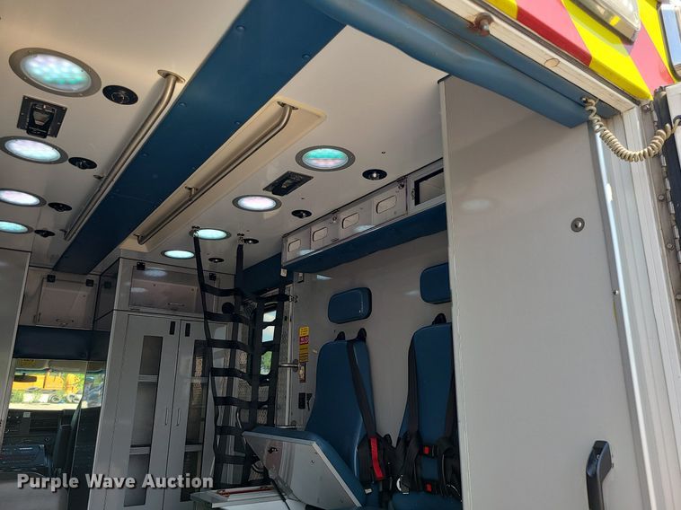 image for item DM4991 2014 Chevrolet Express G4500  ambulance