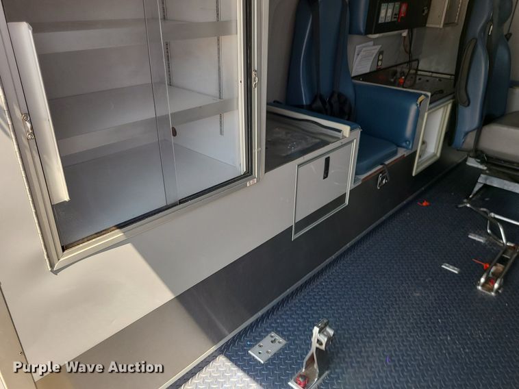 image for item DM4991 2014 Chevrolet Express G4500  ambulance