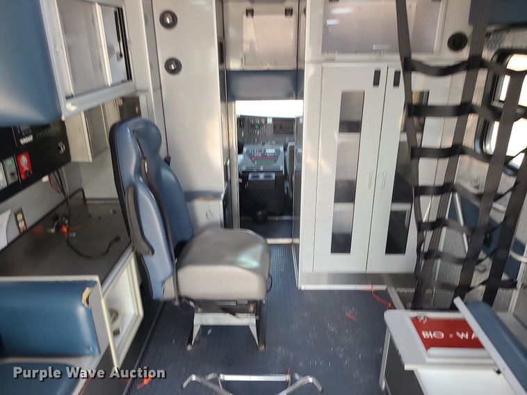 image for item DM4991 2014 Chevrolet Express G4500  ambulance