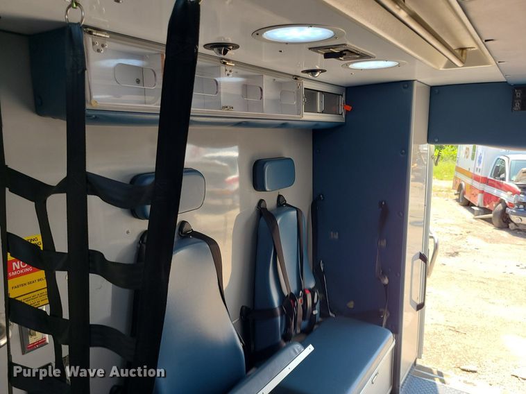 image for item DM4991 2014 Chevrolet Express G4500  ambulance