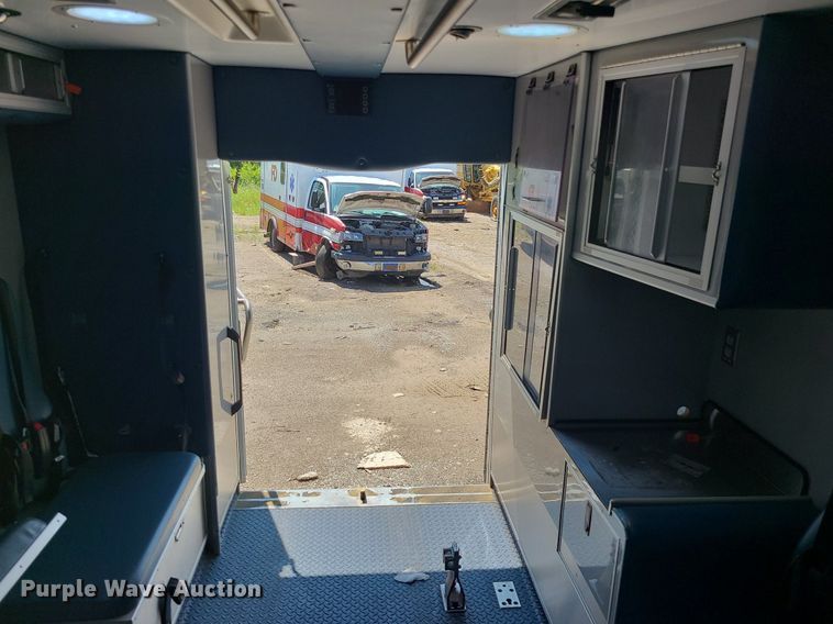 image for item DM4991 2014 Chevrolet Express G4500  ambulance