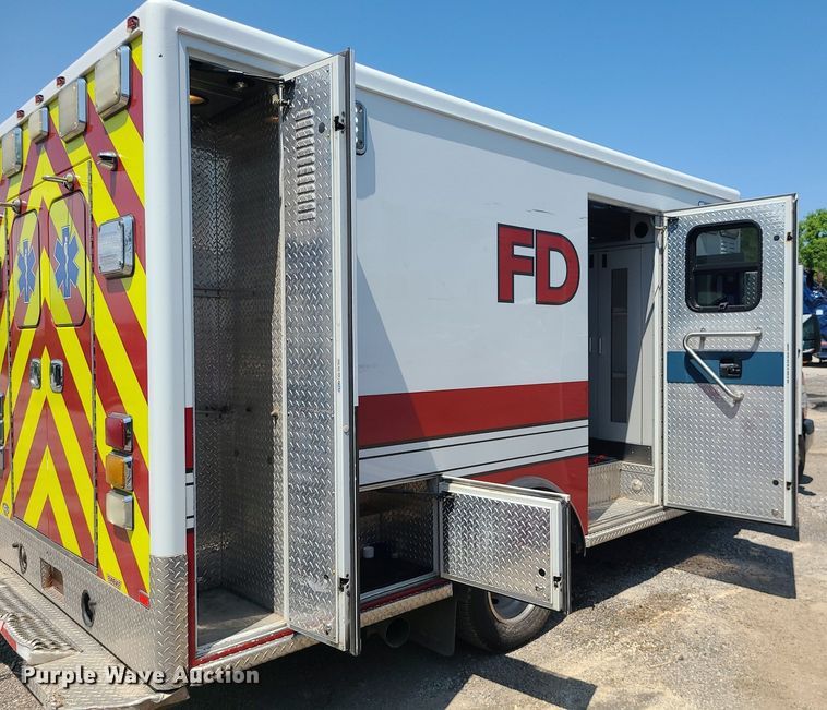 image for item DM4991 2014 Chevrolet Express G4500  ambulance