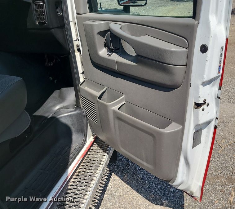 image for item DM4991 2014 Chevrolet Express G4500  ambulance