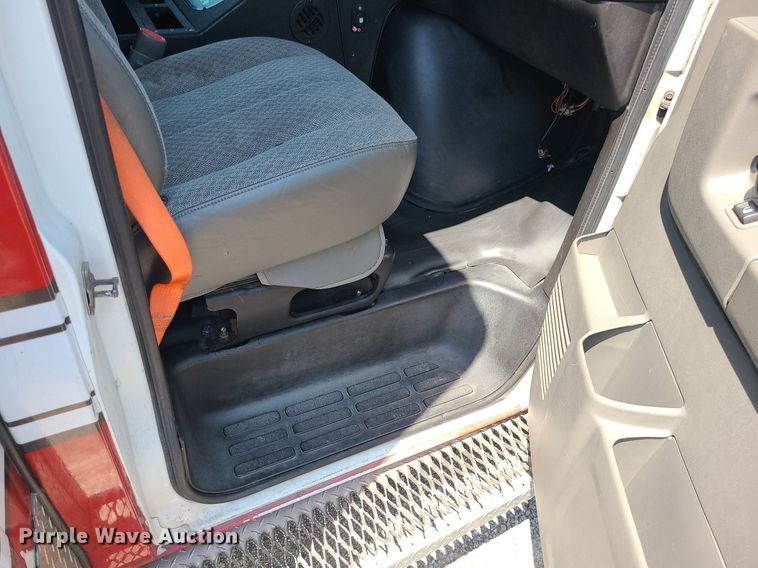 image for item DM4991 2014 Chevrolet Express G4500  ambulance