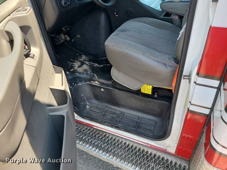 image for item DM4991 2014 Chevrolet Express G4500  ambulance