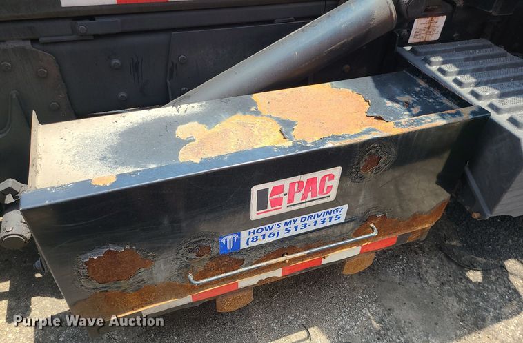 image for item DM4995 2007 International 7600  roll-off container truck