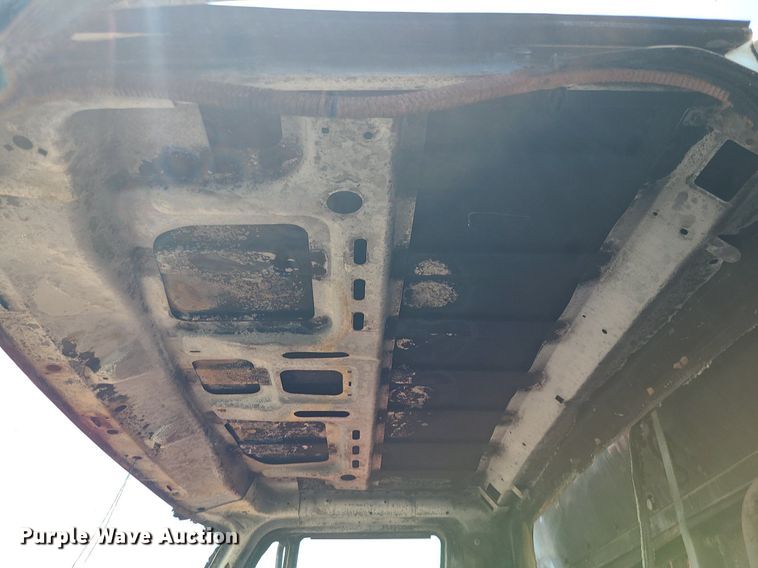 image for item DM4995 2007 International 7600  roll-off container truck