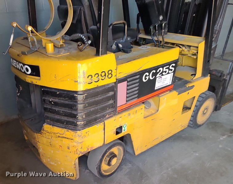 image for item DM4997 Daewoo GC25S  forklift