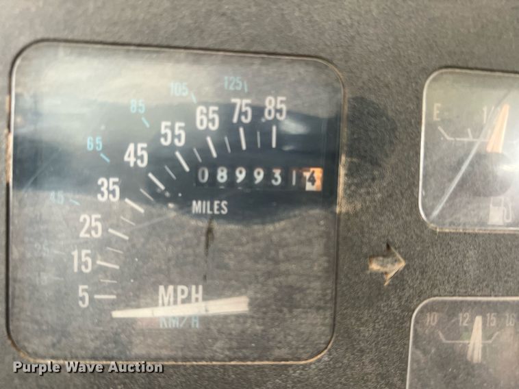 image for item DN3034 1991 International 3700  school bus