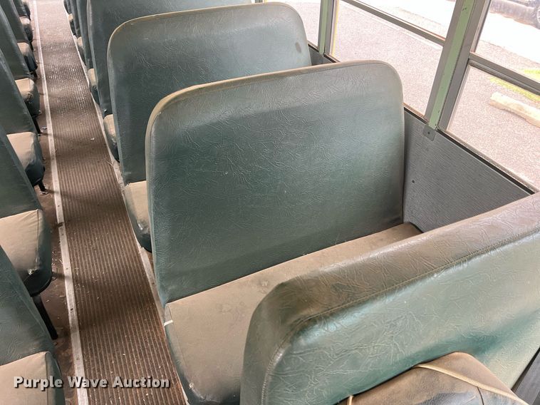 image for item DN3034 1991 International 3700  school bus