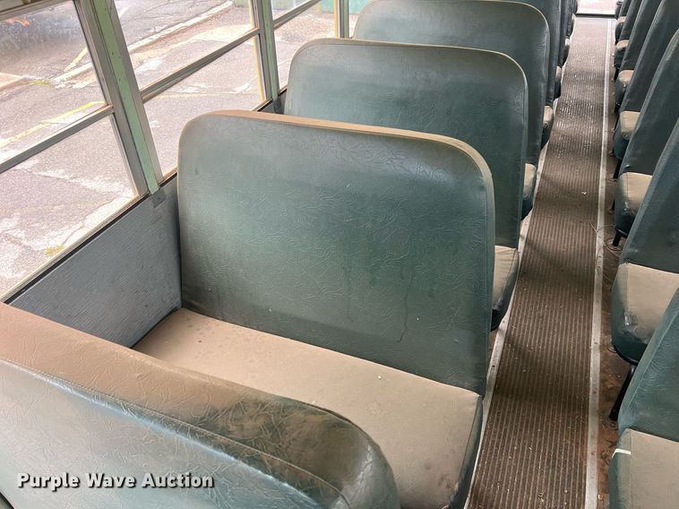 image for item DN3034 1991 International 3700  school bus