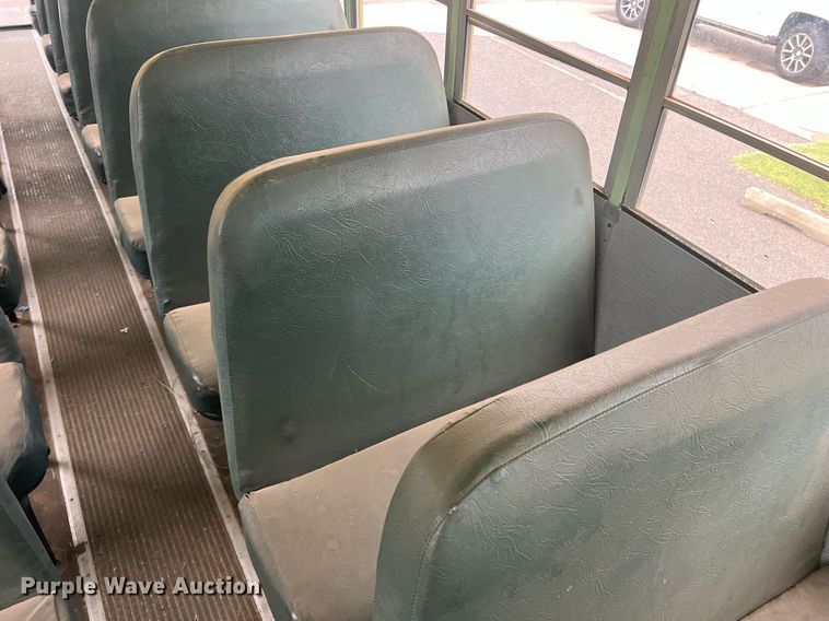 image for item DN3034 1991 International 3700  school bus