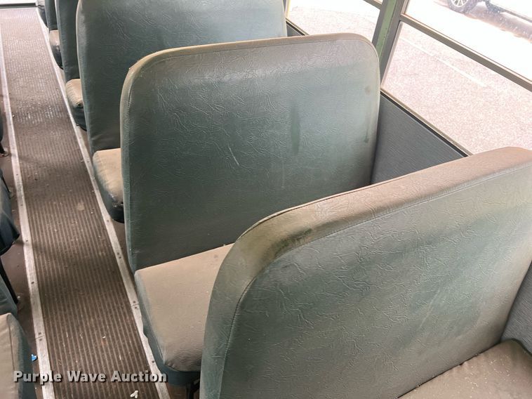 image for item DN3034 1991 International 3700  school bus