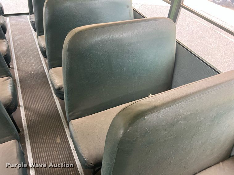 image for item DN3034 1991 International 3700  school bus