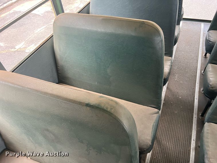 image for item DN3034 1991 International 3700  school bus