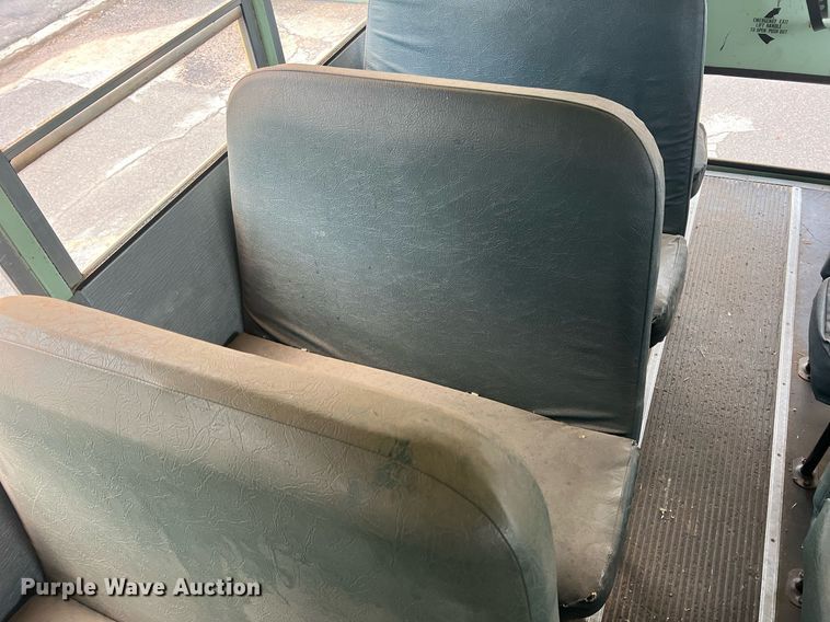 image for item DN3034 1991 International 3700  school bus