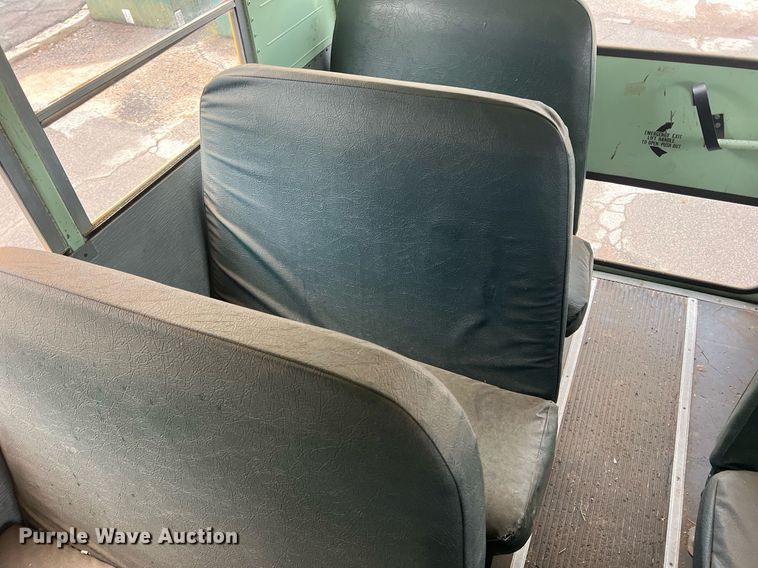 image for item DN3034 1991 International 3700  school bus