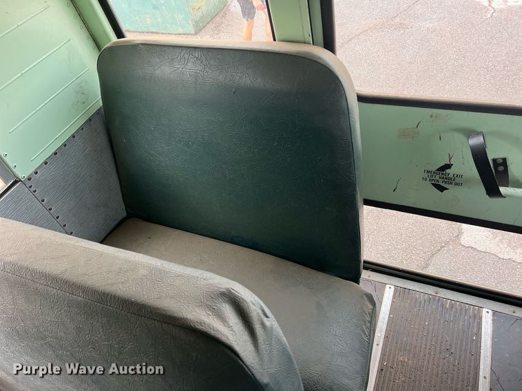 image for item DN3034 1991 International 3700  school bus