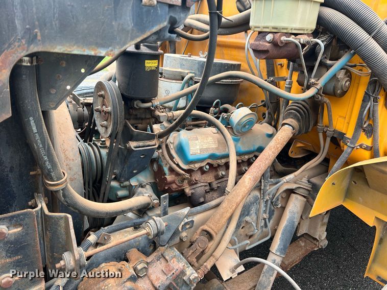 image for item DN3034 1991 International 3700  school bus