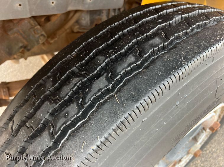 image for item DN3034 1991 International 3700  school bus