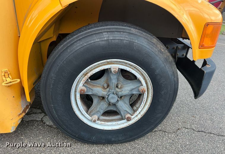 image for item DN3034 1991 International 3700  school bus