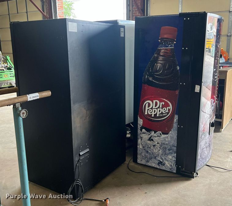 image for item DN3035 (3) vending machines