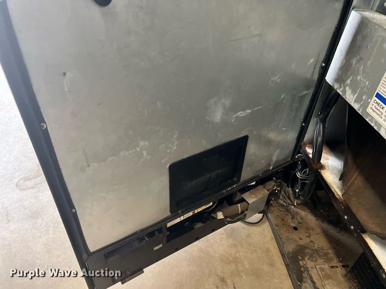 image for item DN3035 (3) vending machines